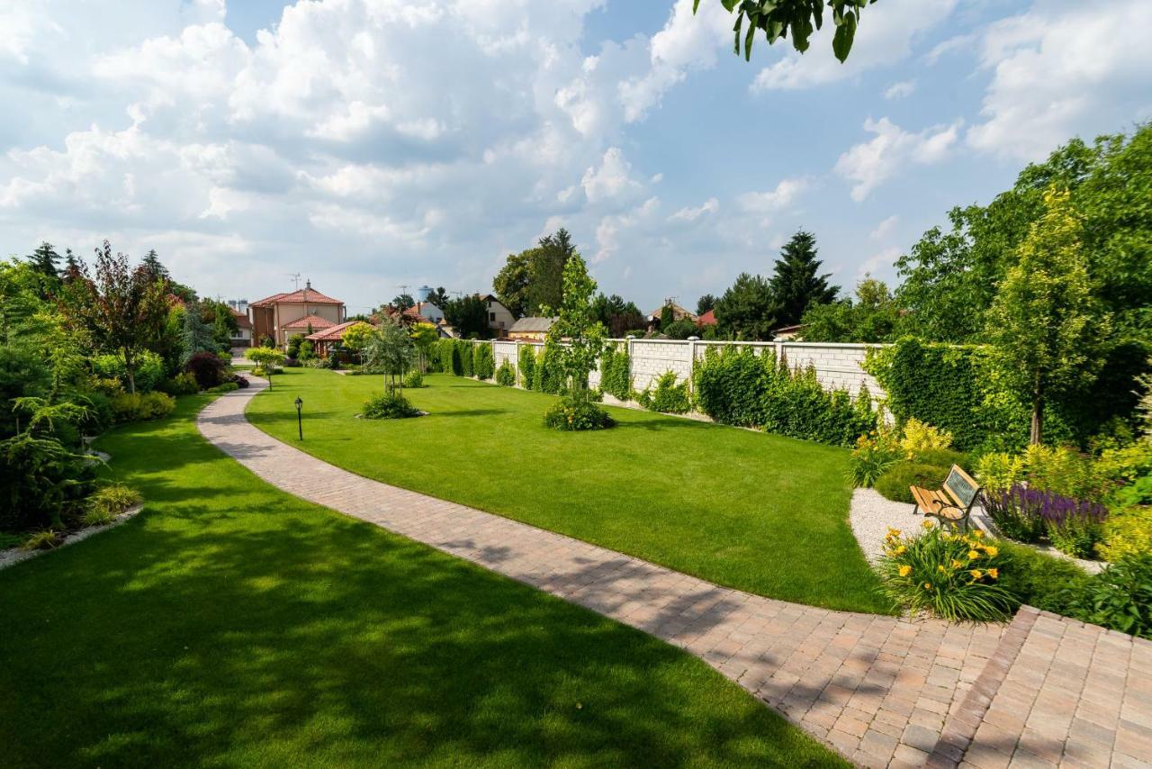 Villa Ephélia Dunajská Streda Exterior foto